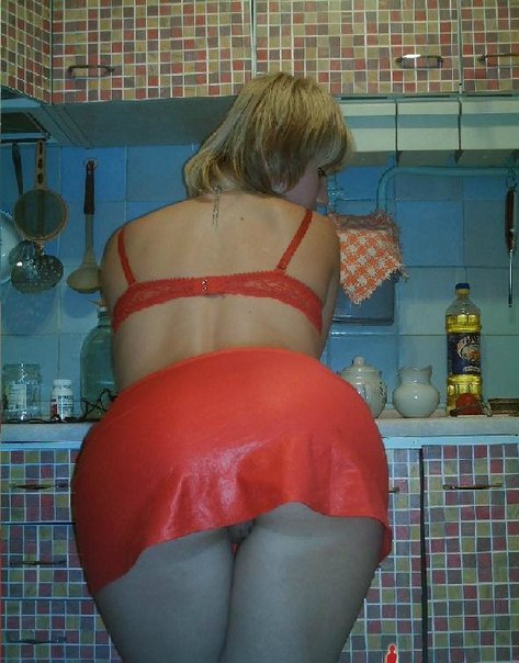 Горячие мамы показывают свои большие сиськи и письки на улицах 2 фотка