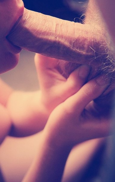 Горячие красотки глубоко отсасывают большие члены и глотают сперму 23 фотка