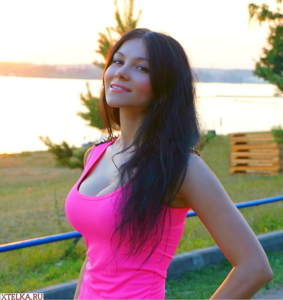 Красивые жёны бизнесменов показывают свои большие сиськи другим 12 фотка