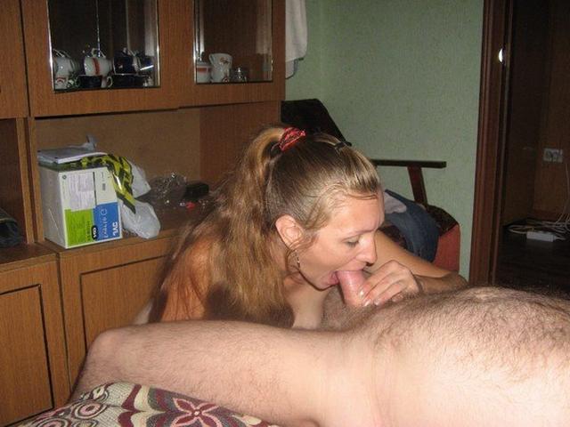 Недорогая давалочка Алиса любит глубоко отсасывать 17 фотка