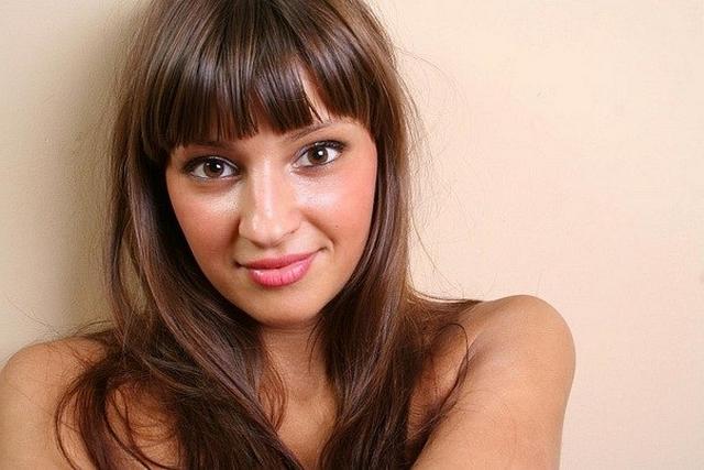 Офигенный комнатный стриптиз от горяченькой Анюты 10 фотка