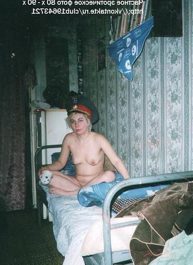 Ментовские шалашовки дома ждут любовников голыми 7 фотка