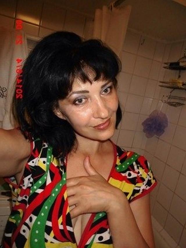 Прекрасные зрелые телки в чулках умеют танцевать стриптиз 2 фотка