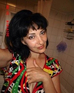 Прекрасные зрелые телки в чулках умеют танцевать стриптиз