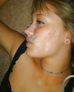 Много густой спермы на лицах очаровательных минетчиц