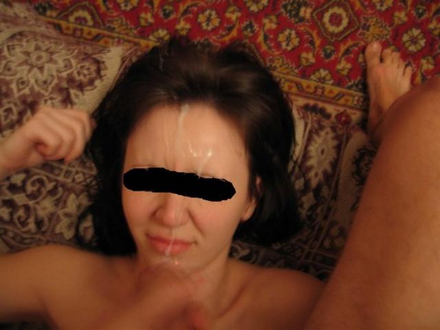 Молоденькие девки принимают мощны потоки спермы на себя 7 фотка