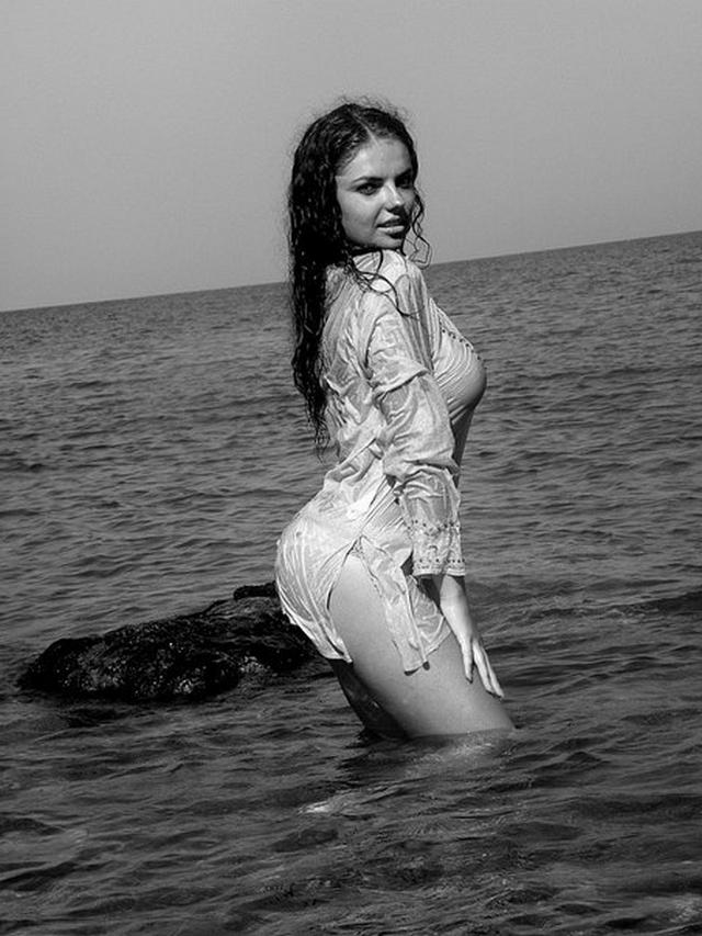 Симпатичные женщины имеют красивые мягкие сиськи 19 фотка