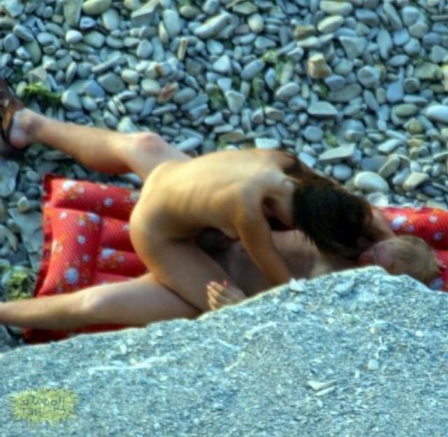 Любители экстрима кайфуют от секса на улице и в публичных местах 10 фотка