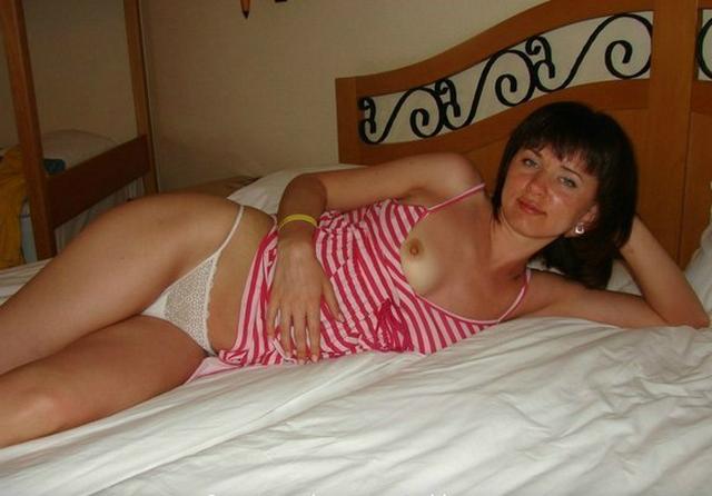 Соблазнительные зрелые телки в чулках и их большие сиськи 15 фотка